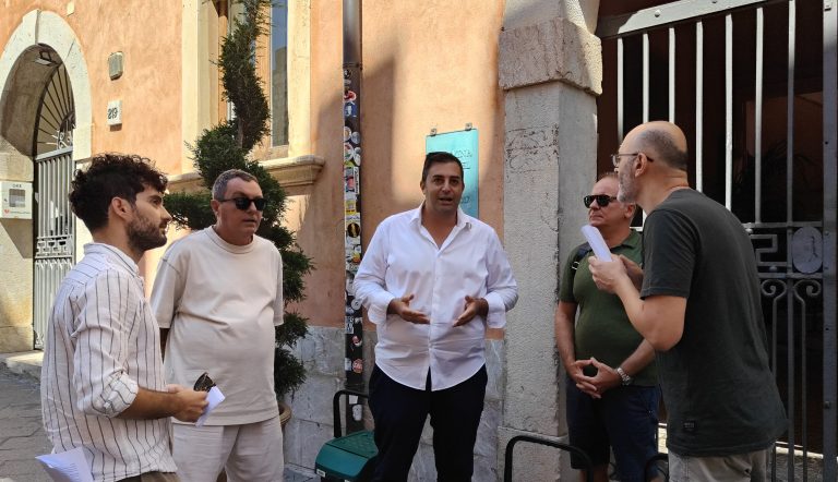 Taormina, “Diritto al sonno”: “Cittadini in regola non possono essere ostaggi dell’Amministrazione”