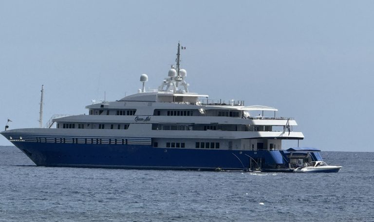 A Taormina ecco Queen Miri, lo yacht del re dei casinò di Los Angeles