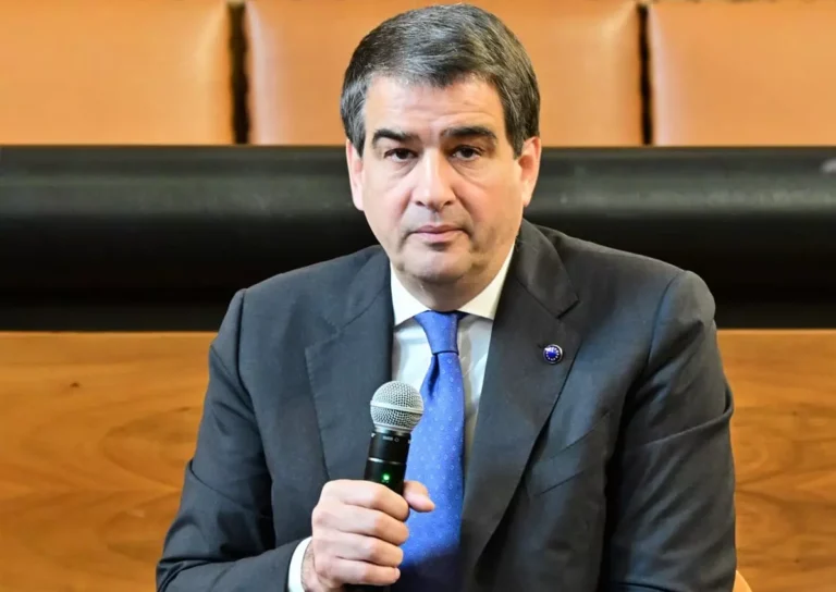 Ue, Fitto: “L’obiettivo minimo della Commissione è raddoppiare i fondi per la casa”