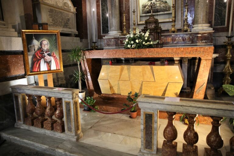 Palermo ricorda Don Puglisi, assassinato dalla mafia 32 anni fa