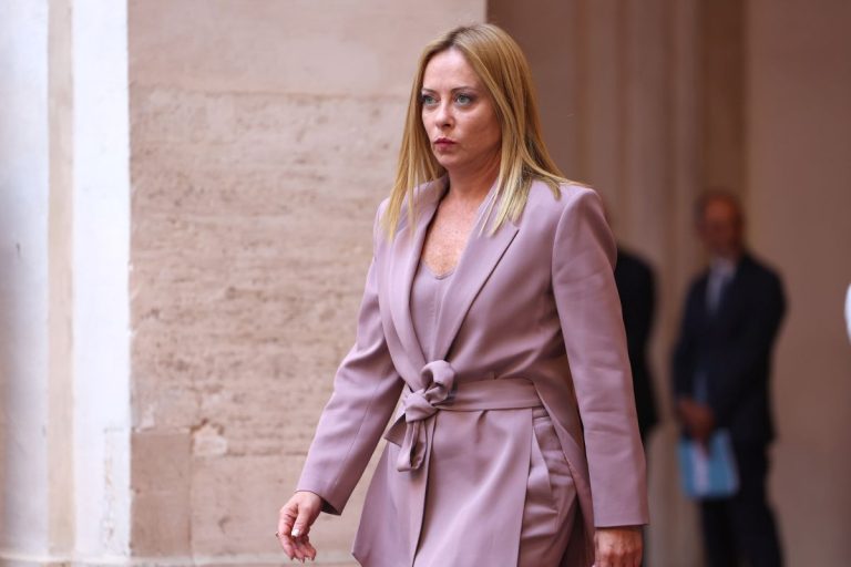 Meloni: “Scelta privata di un week-end con mia figlia trasformata in arma politica”
