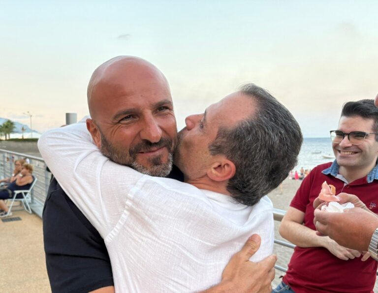 Naxos 2026, De Luca sdogana Puccio sindaco e il “Maradona juventino” parte all’assalto della fascia