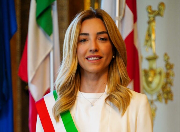 Renzi ha trovato la candidata anti-Meloni: la prescelta è Silvia Salis. Piace anche a Pd e M5S