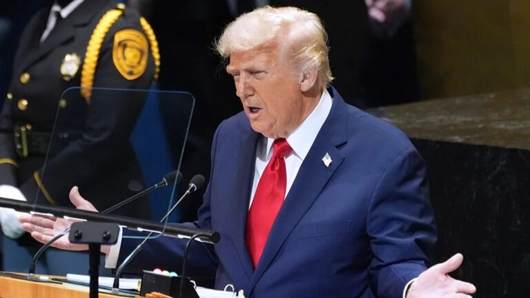 Trump dice all’Europa di cambiare su migranti e clima