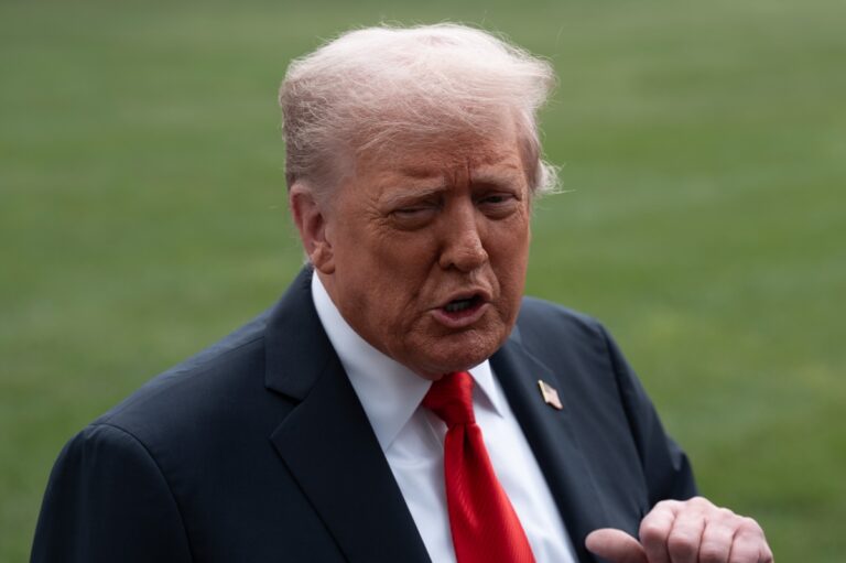 Trump ai Paesi Nato: “Sanzioni alla Russia solo quando smetterete di acquistare petrolio da Mosca” Trump ai Paesi Nato: “Sanzioni alla Russia solo quando smetterete di acquistare petrolio da Mosca”