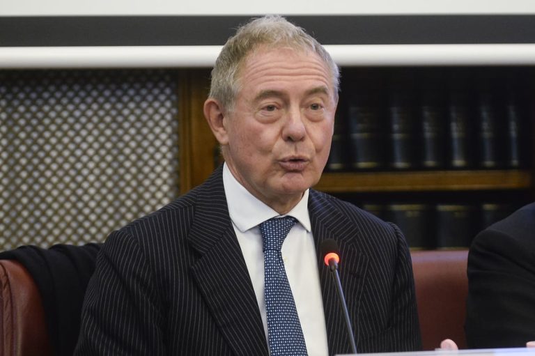 Inflazione, Urso: “Italia sotto la media dell’Eurozona, siamo sulla strada giusta”