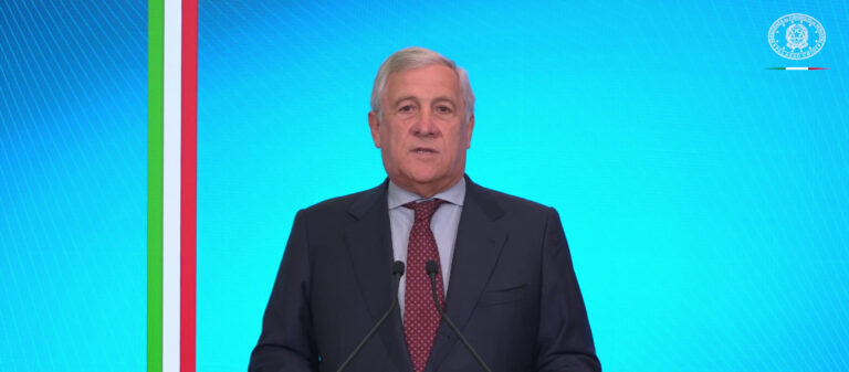 Fisco, Tajani: “Alleggerire peso sul ceto medio”