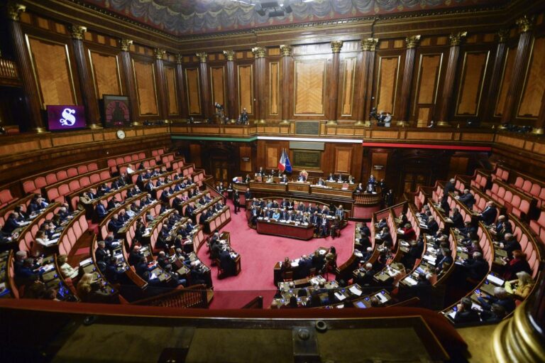Salario minimo, ok definitivo del Senato alla legge delega