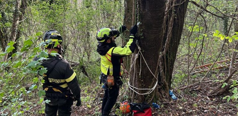 Letojanni, un uomo precipita con il parapendio: soccorso e ricoverato al Policlinico Letojanni, un uomo precipita con il parapendio: soccorso e ricoverato al Policlinico