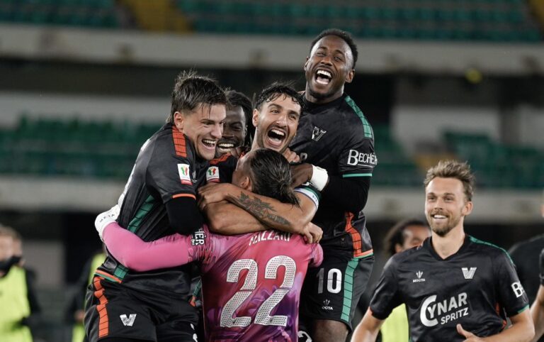 Il Venezia batte il Verona ai rigori e si regala l’Inter agli ottavi di Coppa Italia