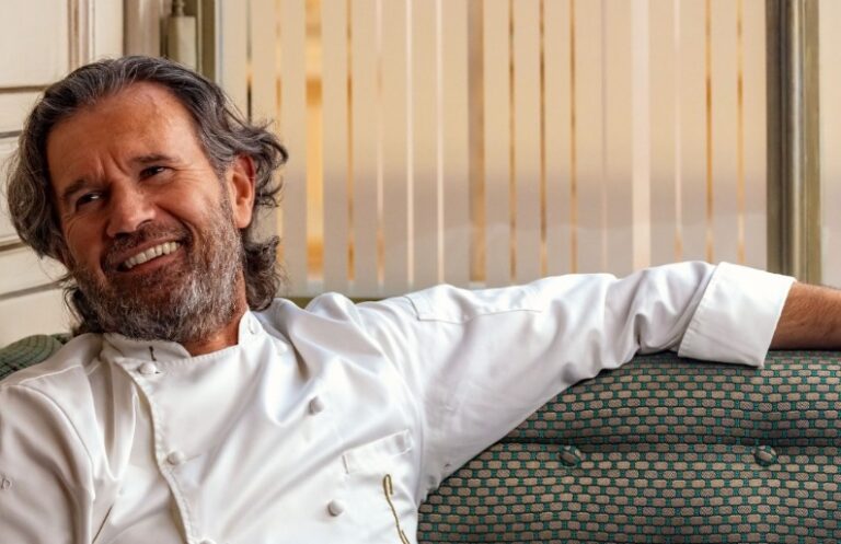 Sei stelle Michelin all’attivo, uno degli chef più celebri d’Italia: Carlo Cracco compie 60 anni