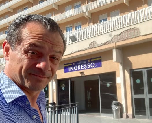 I tagli all’ospedale di Taormina sono il manifesto del fallimento politico di De Luca a Taormina