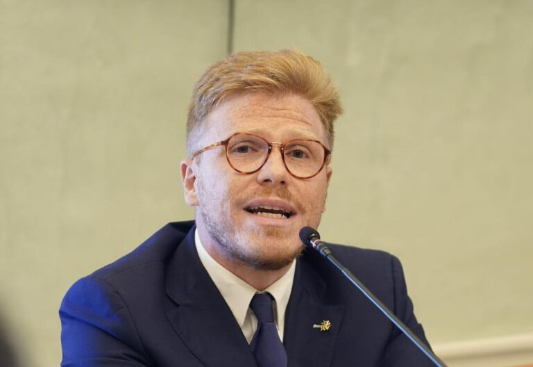 Il deputato Ismaele La Vardera finisce sotto scorta: “Non arretrerò di un millimetro” Il deputato Ismaele La Vardera finisce sotto scorta: “Non arretrerò di un millimetro”