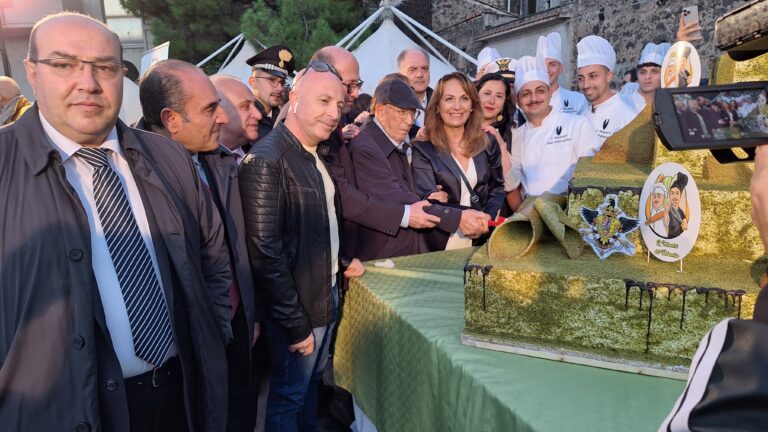 Sagra del Pistacchio a Bronte, gran finale con mega-torta da 500 kg