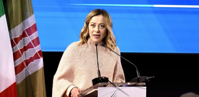 Via libera dal Cdm alla Manovra da 18,7 miliardi. Meloni: “Seria ed equilibrata”