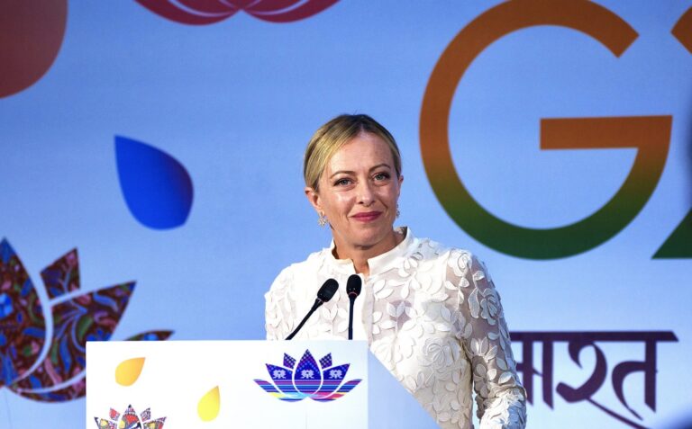 Meloni: “L’Italia si presenta al Consiglio europeo con una stabilità di governo rara”
