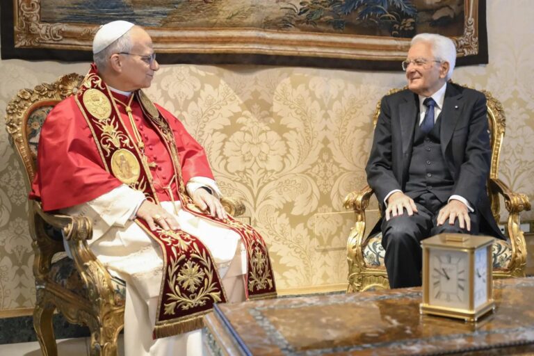 Il Papa al Quirinale, Mattarella: “Rilanciare la soluzione due popoli due Stati”
