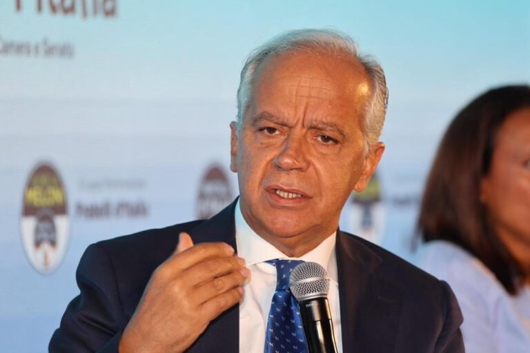 Piantedosi alla Camera: “Servono misure per depotenziare i violenti”