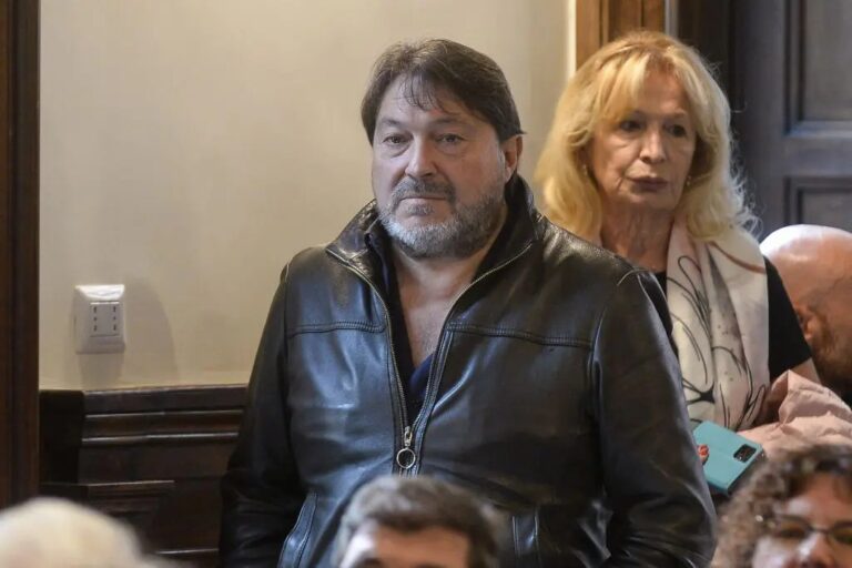 Bomba devasta le auto di Sigfrido Ranucci e della figlia. Indaga l’antimafia, condanna di Meloni