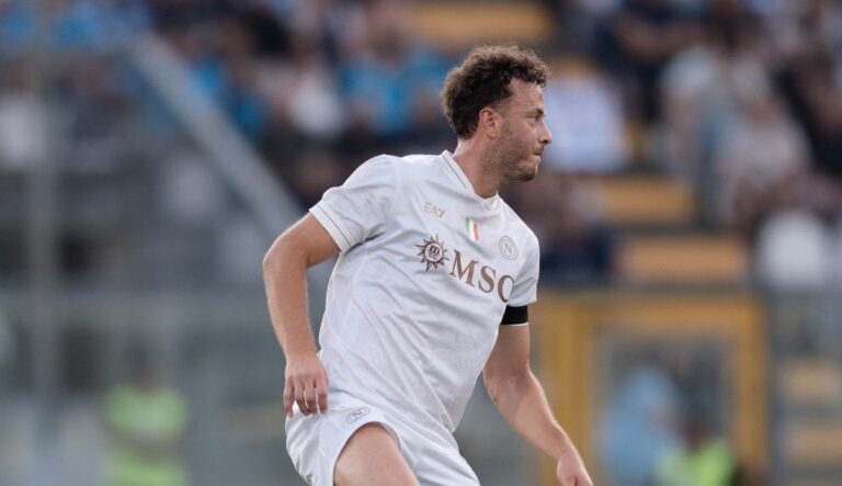Rrahmani rinnova a vita con il Napoli