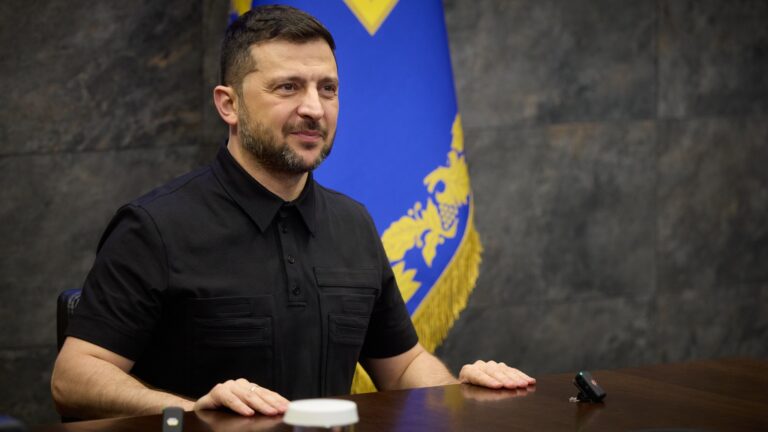 Consiglio Ue approva nuove sanzioni contro la Russia, Zelensky: “Misure molto importanti”