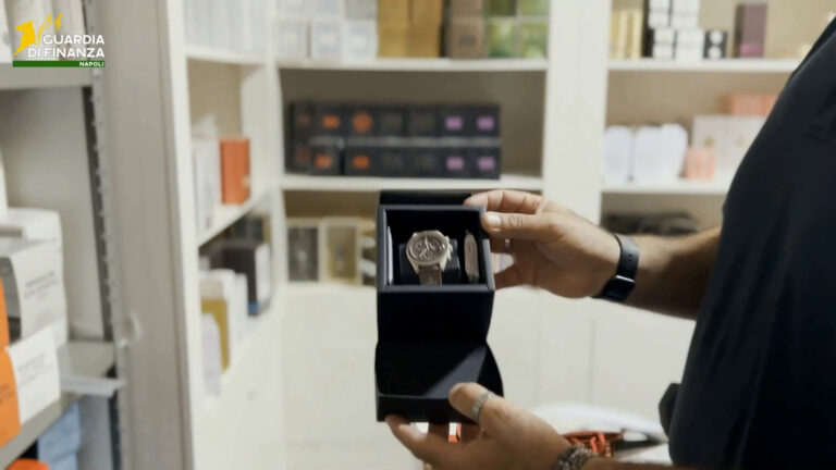 GdF scopre una boutique del falso