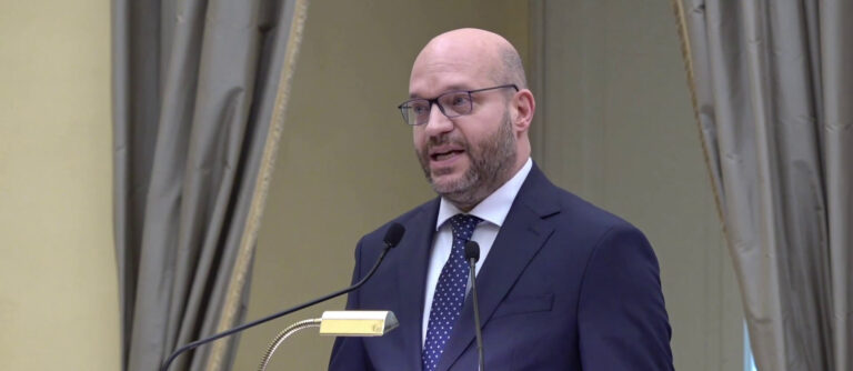 Fontana: “IA incide sulle scelte quotidiane”