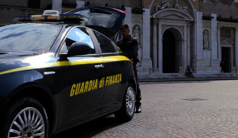 Operazione “Non ci casco”, GdF sequestra 5,5 mln di prodotti per moto e bici