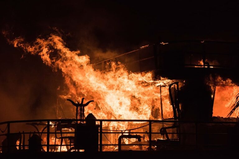 Egitto, a fuoco una nave da crociera sul Nilo. Evacuate 220 persone, in buone condizioni i circa 60 italiani a bordo