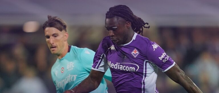 La Fiorentina rimonta con due rigori: è 2-2 contro il Bologna