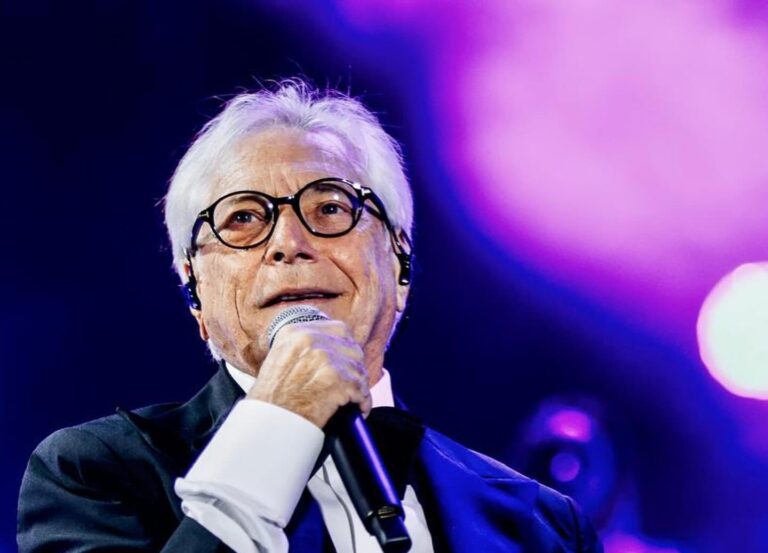 Nino D’Angelo annuncia un nuovo tour 2026 per i 50 anni di carriera