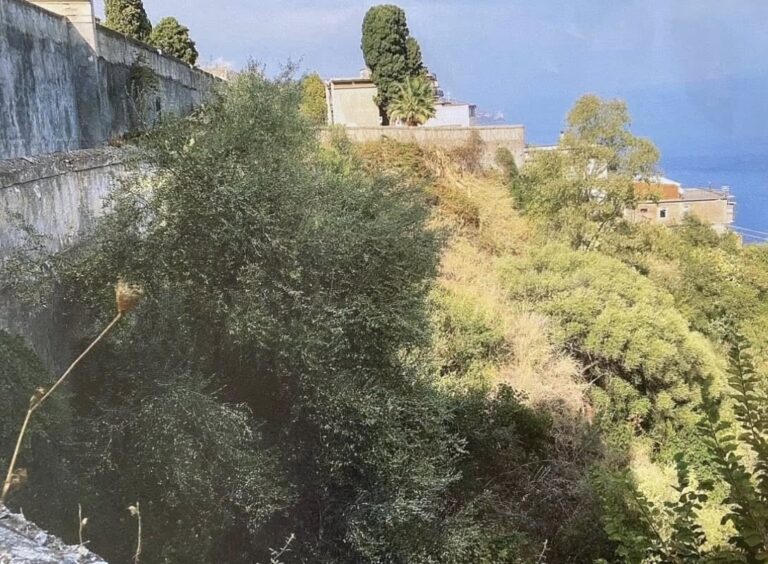 Patrimonio Sicilia: “A Taormina i buoni propositi dell’Amministrazione evitano il cimitero. Ma prima o poi ci andremo tutti…”