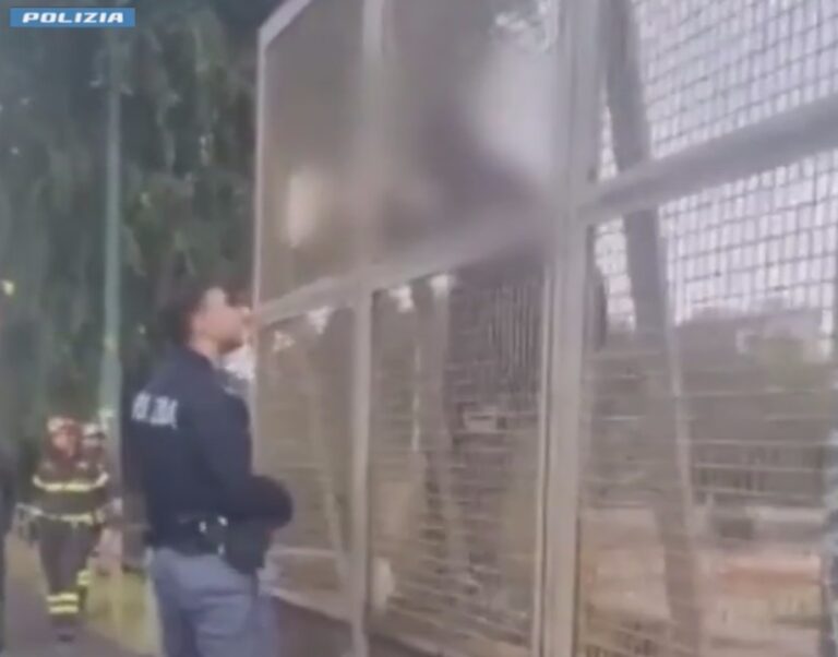 Minaccia di lanciarsi nel vuoto: salvato dalla Polizia di Stato