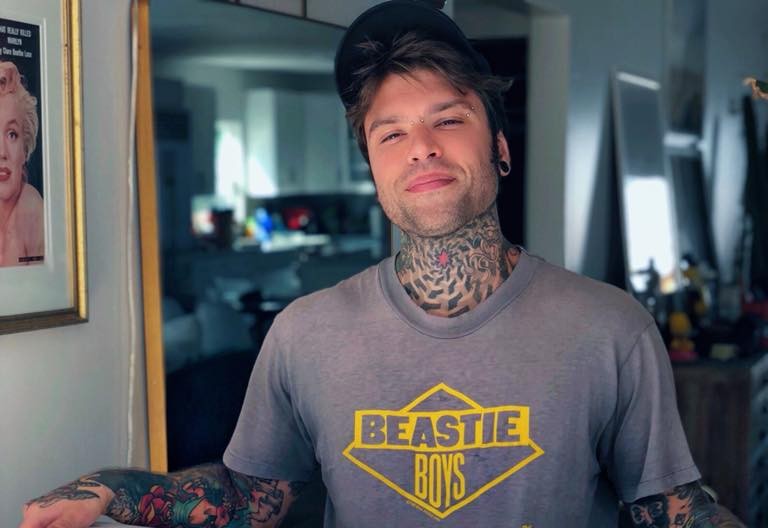Fedez: “Finti poliziotti mi cercavano, fatto allarmante”