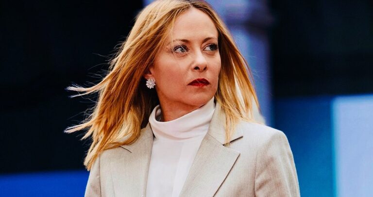 Meloni: “Ci vuole coraggio a dire che la manovra favorisce i ricchi” Meloni: “Ci vuole coraggio a dire che la manovra favorisce i ricchi”