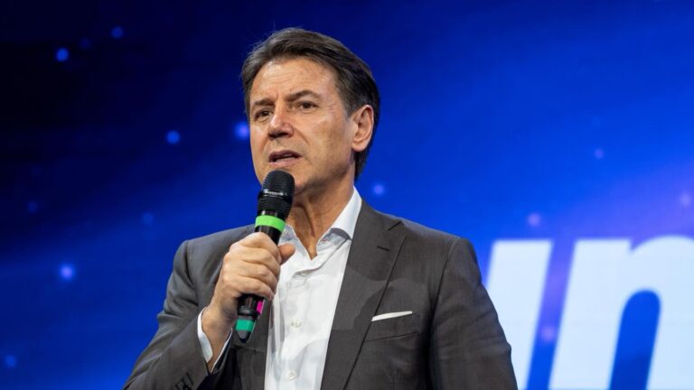 Conte: “Tornare alla Transizione 4.0 per evitare che i giovani vadano via”