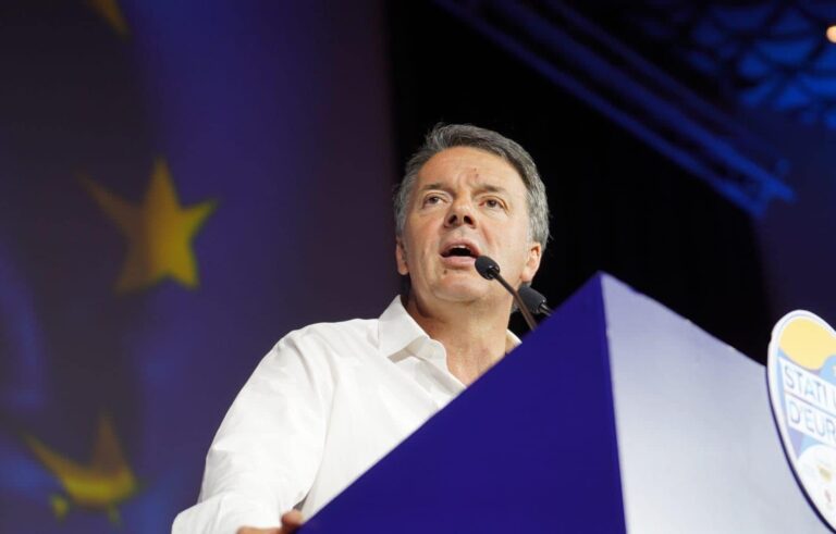 Renzi: “Dov’è finito il piano casa da 15 miliardi?” Renzi: “Dov’è finito il piano casa da 15 miliardi?”