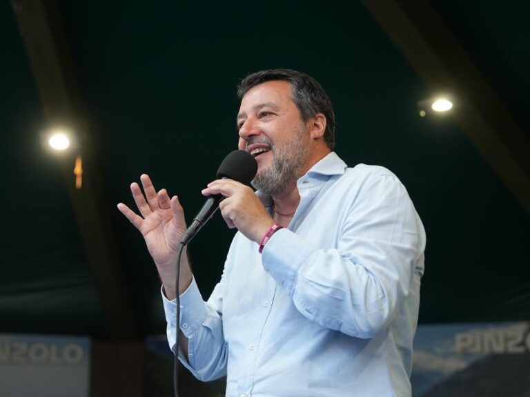 Ponte sullo Stretto, informativa di Salvini in Cdm: “Voglio far partire al più presto i lavori” Ponte sullo Stretto, informativa di Salvini in Cdm: “Voglio far partire al più presto i lavori”