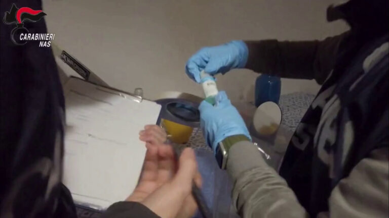 Cure estetiche abusive, Nas chiudono un centro 