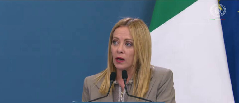 Meloni: “Avanti con i migranti in Albania”