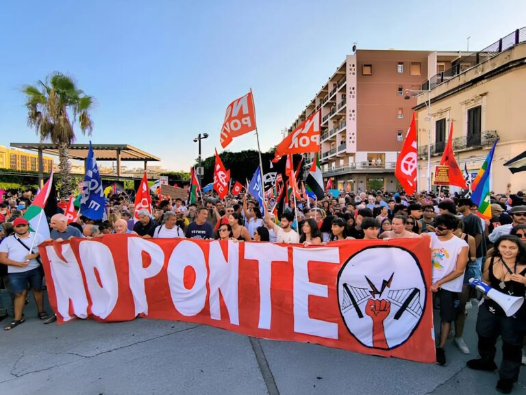 Corteo “No Ponte”, Schlein guida la manifestazione a Messina