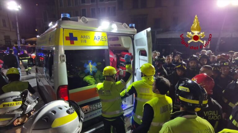 Roma, crollo alla Torre dei Conti: la Procura indaga per omicidio e disastro colposo