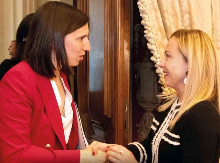 Violenza sulle donne, accordo Meloni-Schlein e voto unanime: “Svolta culturale”