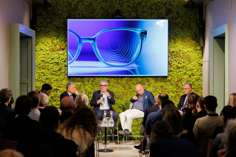 EssilorLuxottica presenta gli strumenti per il controllo della miopia infantile