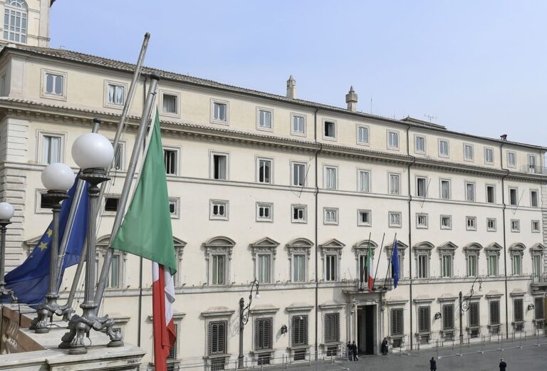 Manovra, riprogrammati i fondi per il Ponte. Il MIT: “Approfondimenti dopo rilievi Corte dei Conti”