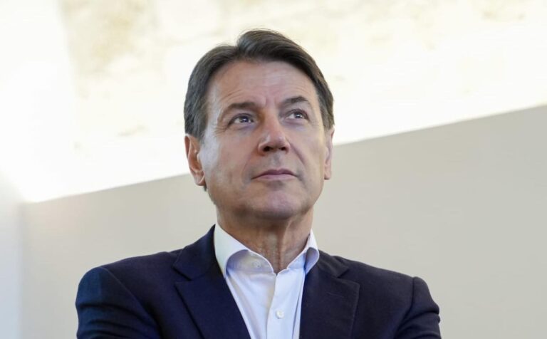 Conte: “Non siamo alleati con nessuno”