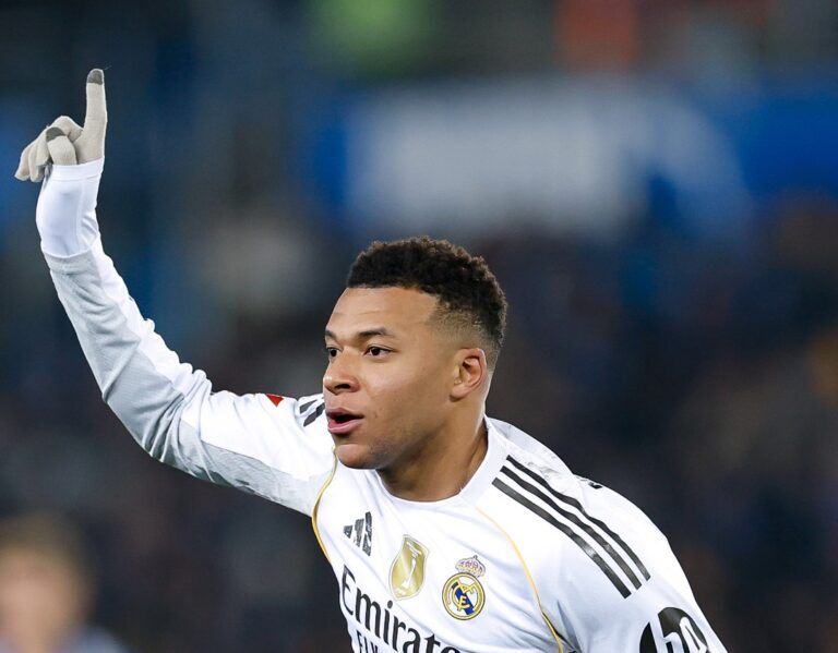 Multa record per il PSG: dovrà pagare 61 milioni a Mbappé