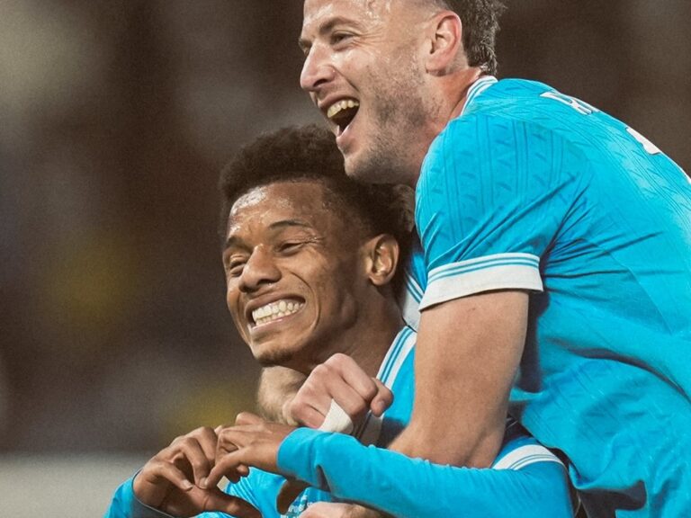 Il Napoli vince la Supercoppa, Bologna battuto: è festa per i campioni d’Italia