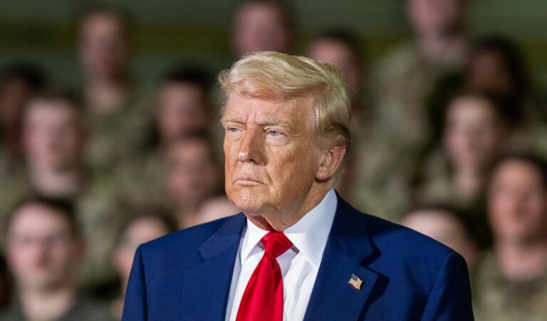 Incontro Trump-Zelensky, il tycoon: “Con Putin una telefonata positiva e produttiva”