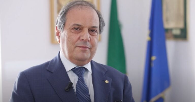 Anelli: “La sfida di oggi è integrare la tecnologia nelle cure”